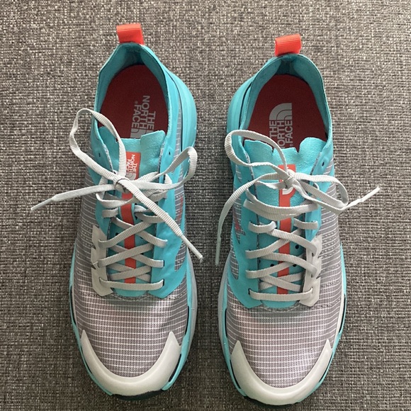 BRAND NEW IN BOX Vectiv Infinite Sneaker from The North Face Size 7.5 - Picture 2 of 4